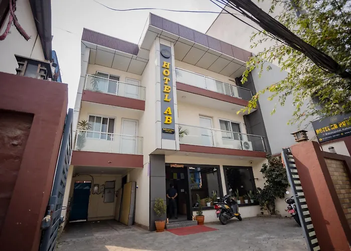 Ab 酒店